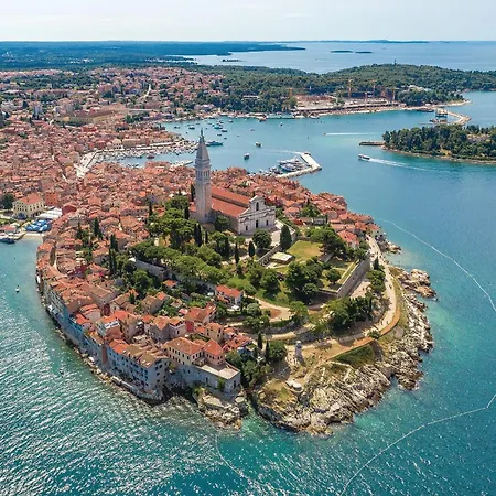In With House A Panoramic View Rovinj